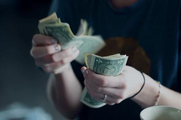 15.4%，消費(fèi)金融將何去何從？